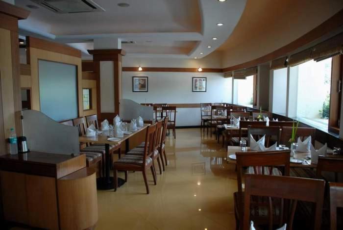 Sahil Sarovar Portico Lonavla Exterior foto