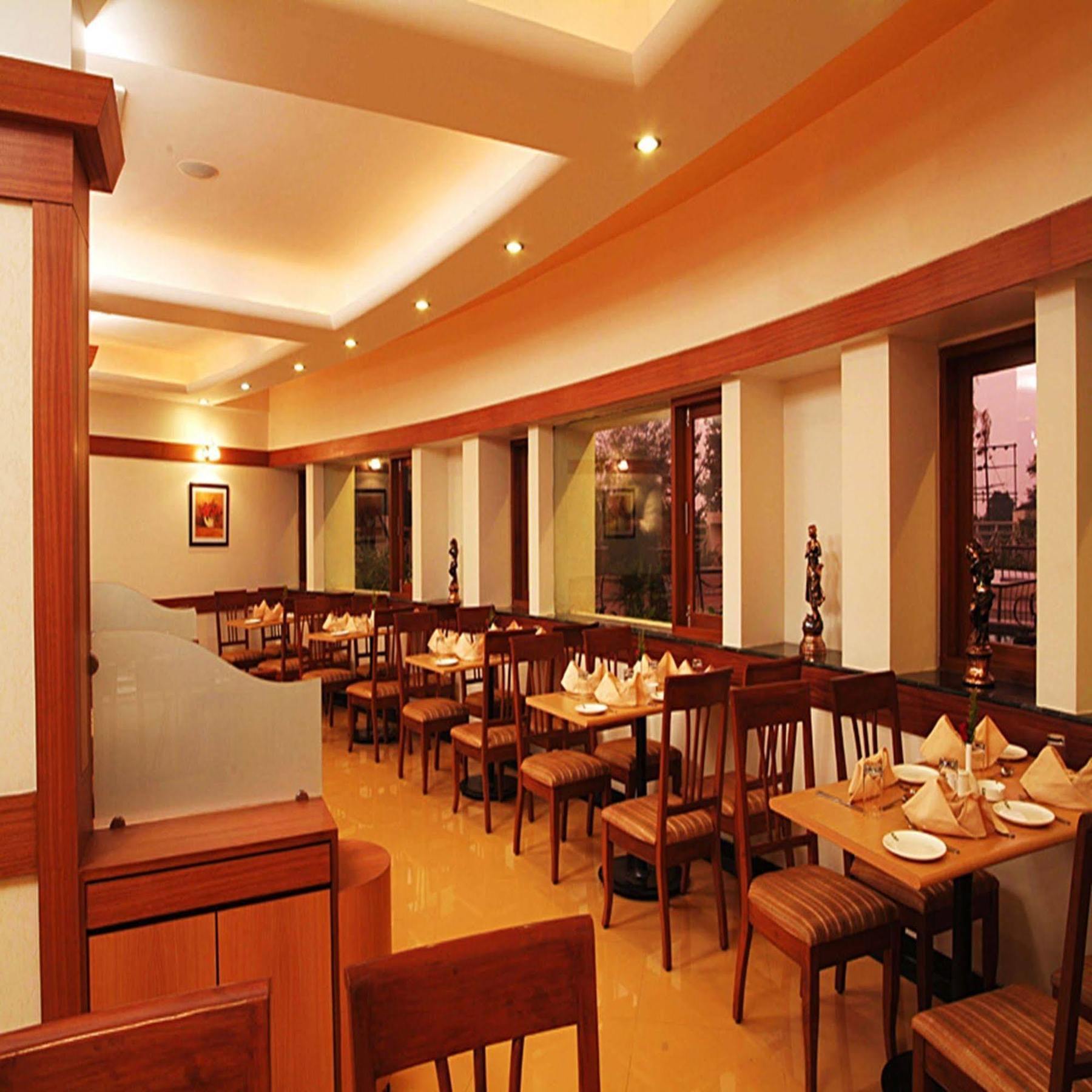 Sahil Sarovar Portico Lonavla Exterior foto