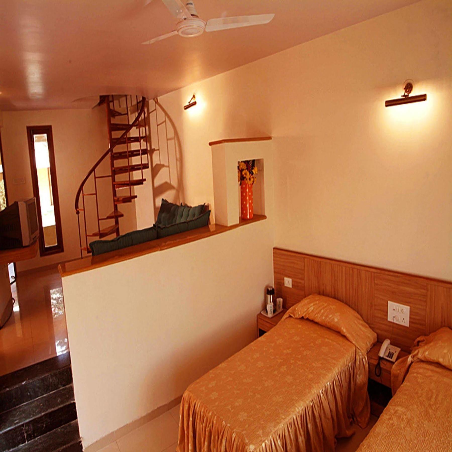 Sahil Sarovar Portico Lonavla Exterior foto